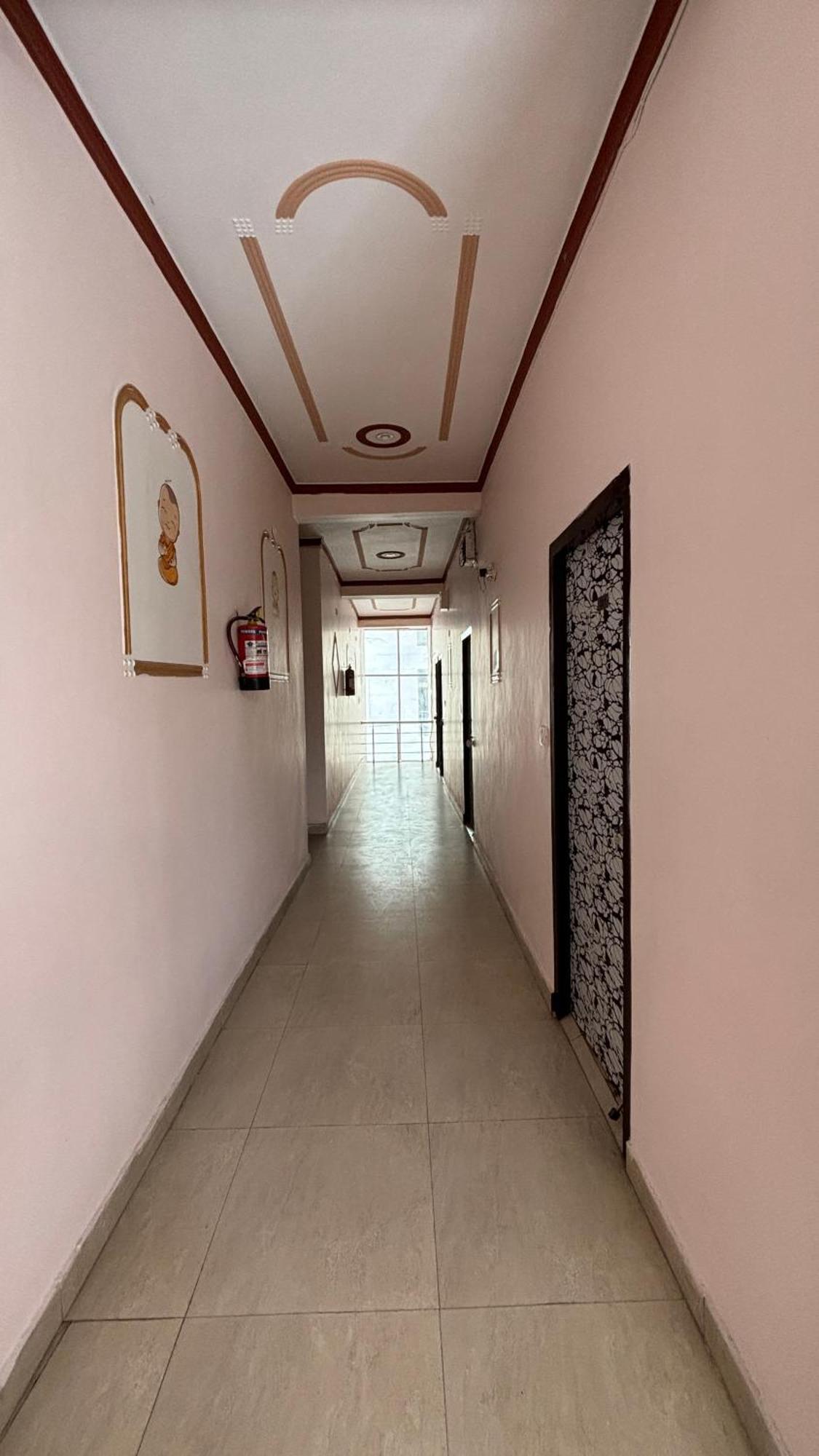 Sattva Cafe And Motel Rishīkesh Exterior foto