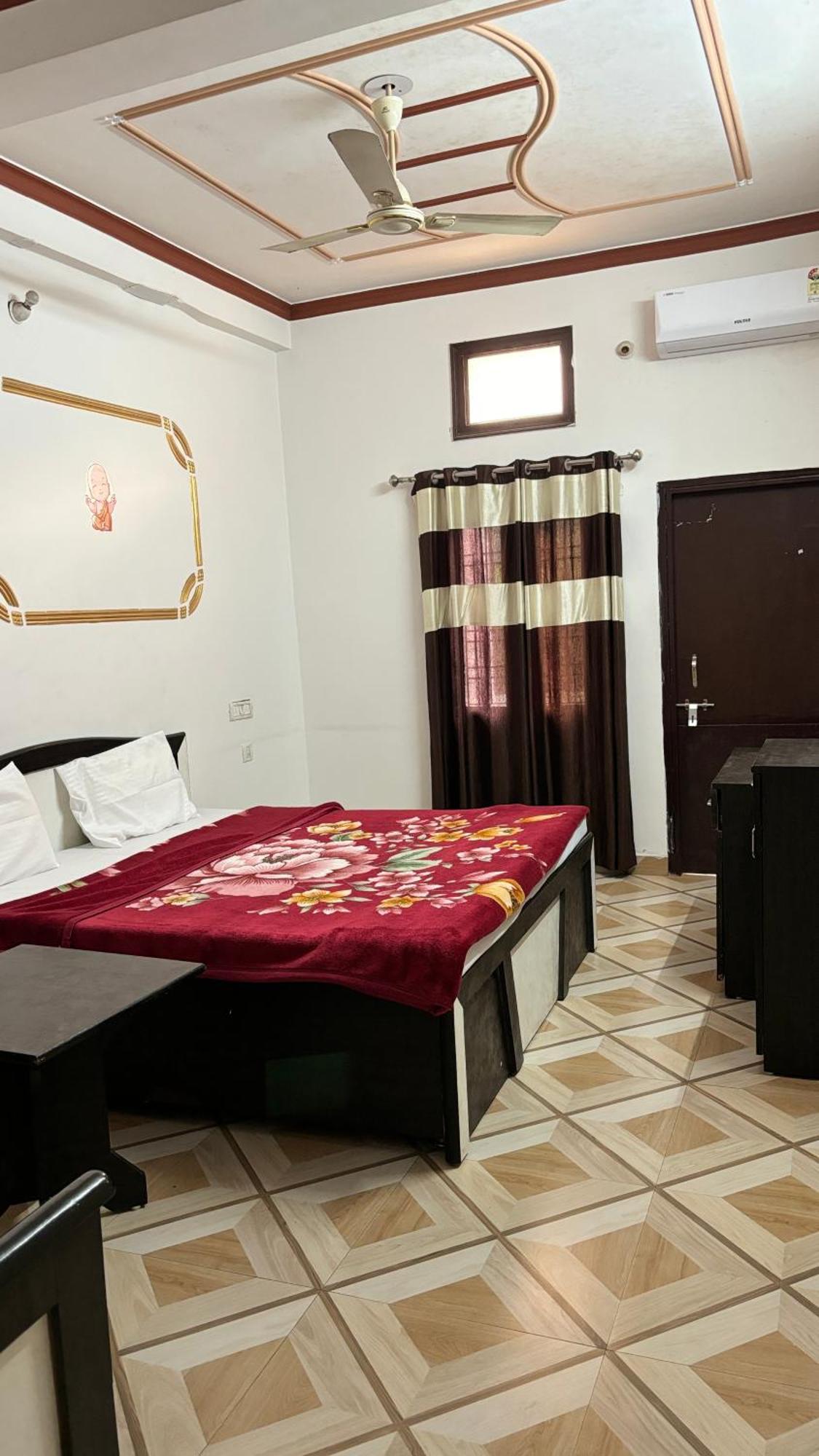 Sattva Cafe And Motel Rishīkesh Exterior foto